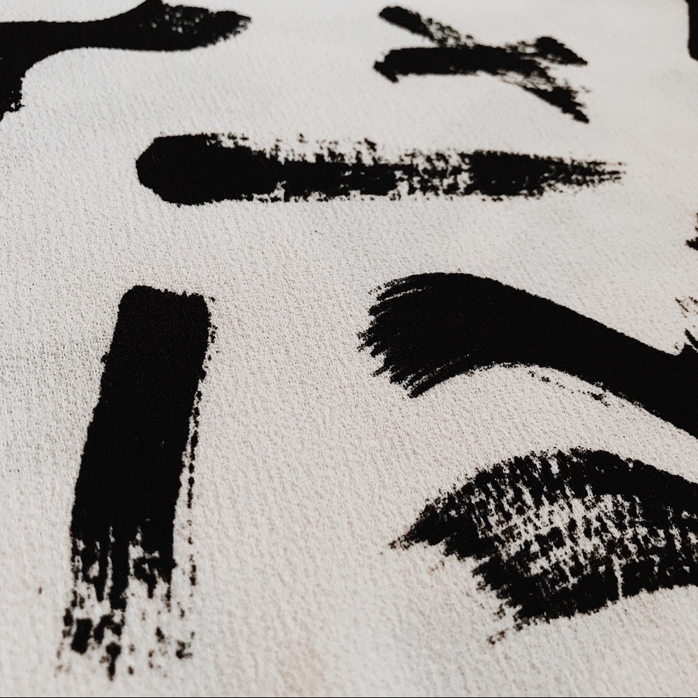 Abstract Printed Boxy Top - Picture 3 of 3